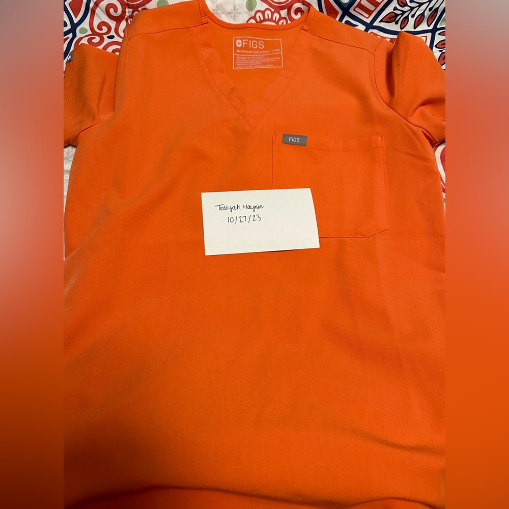 Figs sunset orange 🍊 top